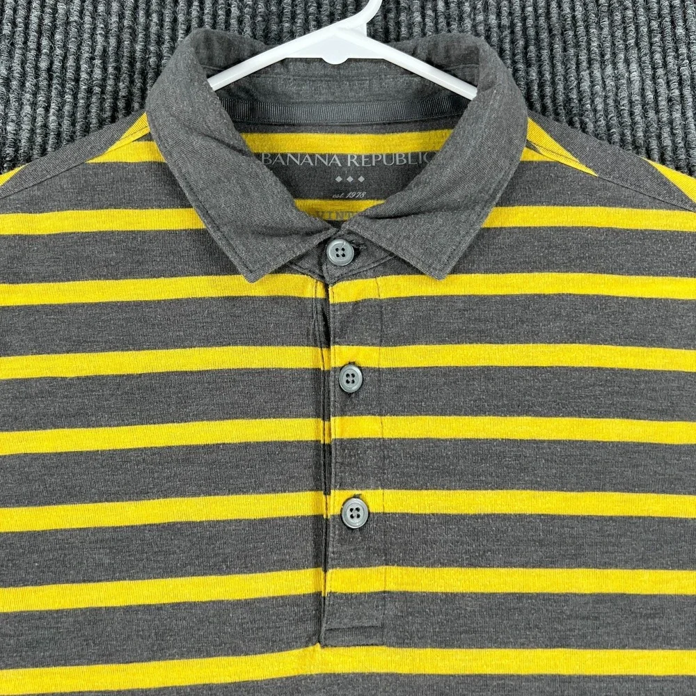 Banana Republic Mens Size Medium Gray Yellow Striped Short Sleeve Polo Shirt